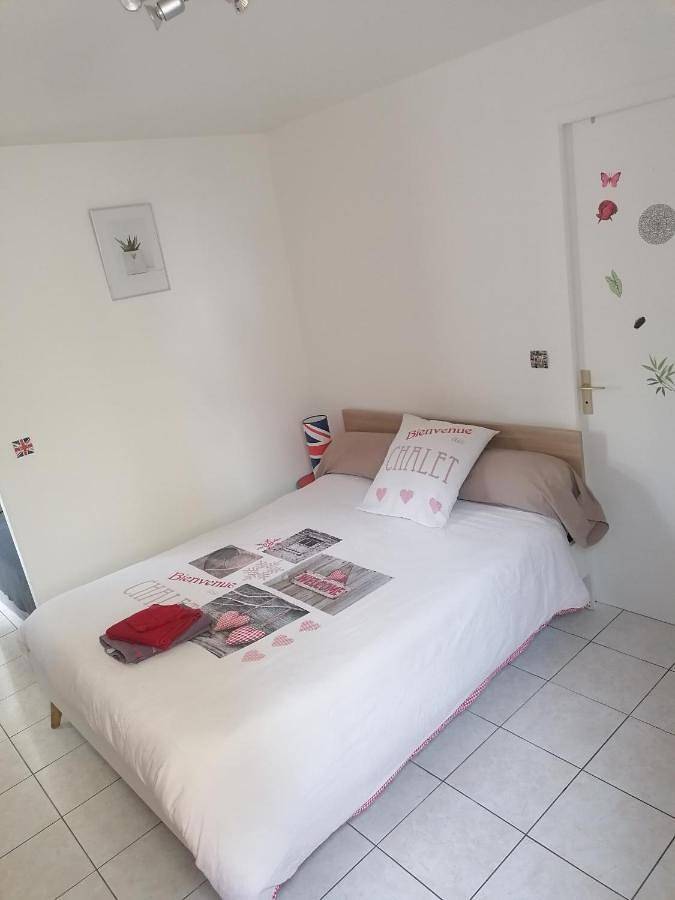 Appartement entier, Le Petit Chalet -Appartement proche de la vieille ville , du centre ville et du Tram- Petit Dejeuner Offert in Le Mans, Sarthe
