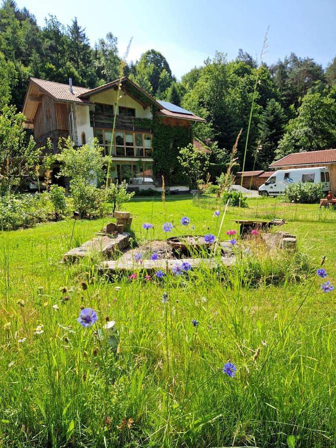 Ferienwohnung für 4 Personen, mit Balkon und Garten sowie Ausblick in Thurmansbang