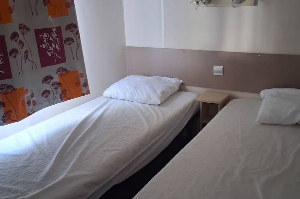 Mobilhome, air-conditioned in 5 🌟 campsite, puget sur argens in Puget-sur-Argens, Mediterranean Coast (France)