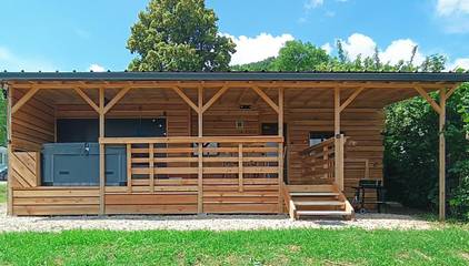 Maison de campagne pour 6 personnes, avec jardin et jacuzzi à Cublize