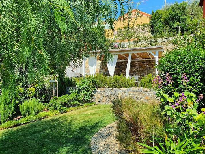 Ferienwohnung für 6 Personen, mit Terrasse und Garten sowie Pool und Ausblick in Imperia - 3
