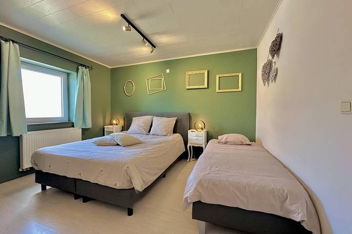 Location de vacances pour 9 personnes, avec jardin, animaux acceptés à Doische - 3
