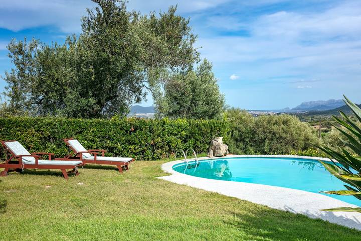 Villa per 10 persone, con Balcone e Giardino ad Olbia