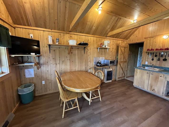Log cabin for 6 people, with garden, with pets in Maine