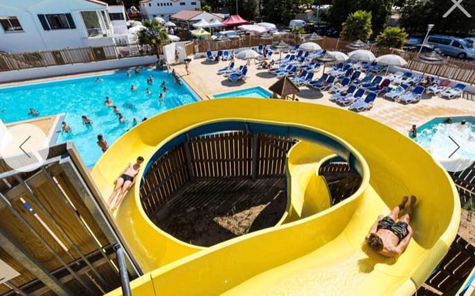 Camping pour 6 personnes, avec Terrasse et Piscine à Longeville-sur-Mer