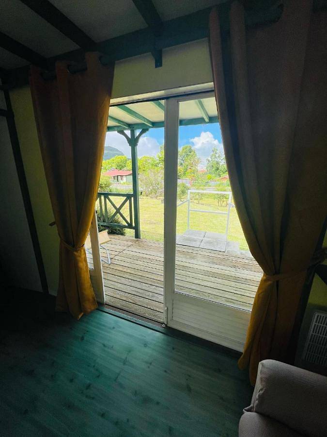 Gîte pour 5 personnes, avec vue ainsi que jardin et terrasse à La Plaine-des-Palmistes - 3