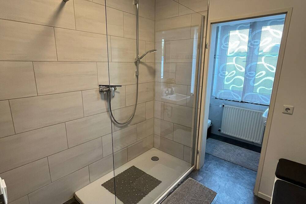Ganze Wohnung, Moderne geräumige Ferienwohnung in Gütersloh, Nordrhein-Westfalen