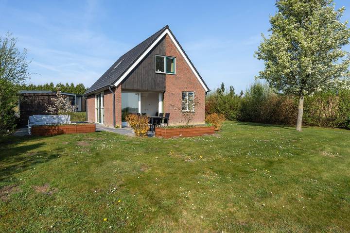Ferienhaus für 6 Personen, mit Terrasse und Garten - 1