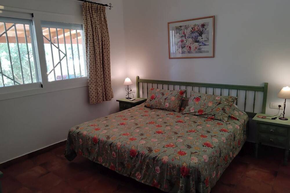 Country House with Pool and Garden, 6 Bedrooms, 4 Bathrooms. A/C. Internet in Turre, Costa de Almería