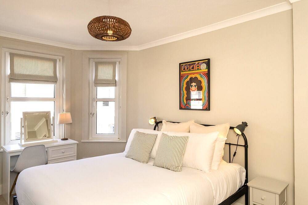 The Pink House - chic holiday cottage in the heart of Eastbourne in Eastbourne, Ost Sussex