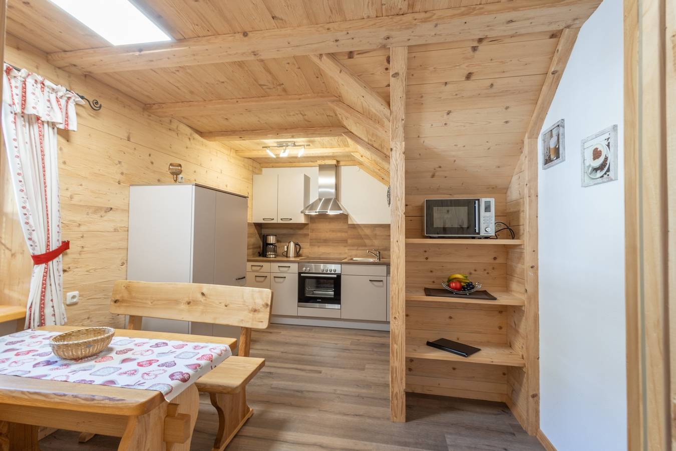 Geheel appartement, Appartement 'Fewo Rotwand' met gedeeld terras, gedeelde tuin en Wi-Fi in Schwalefeld, Willingen