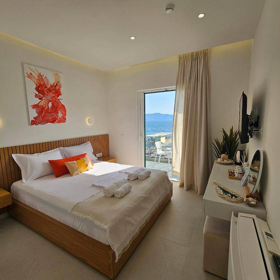 Deluxe Triple Room with Sea View in Saranda, Vlorë