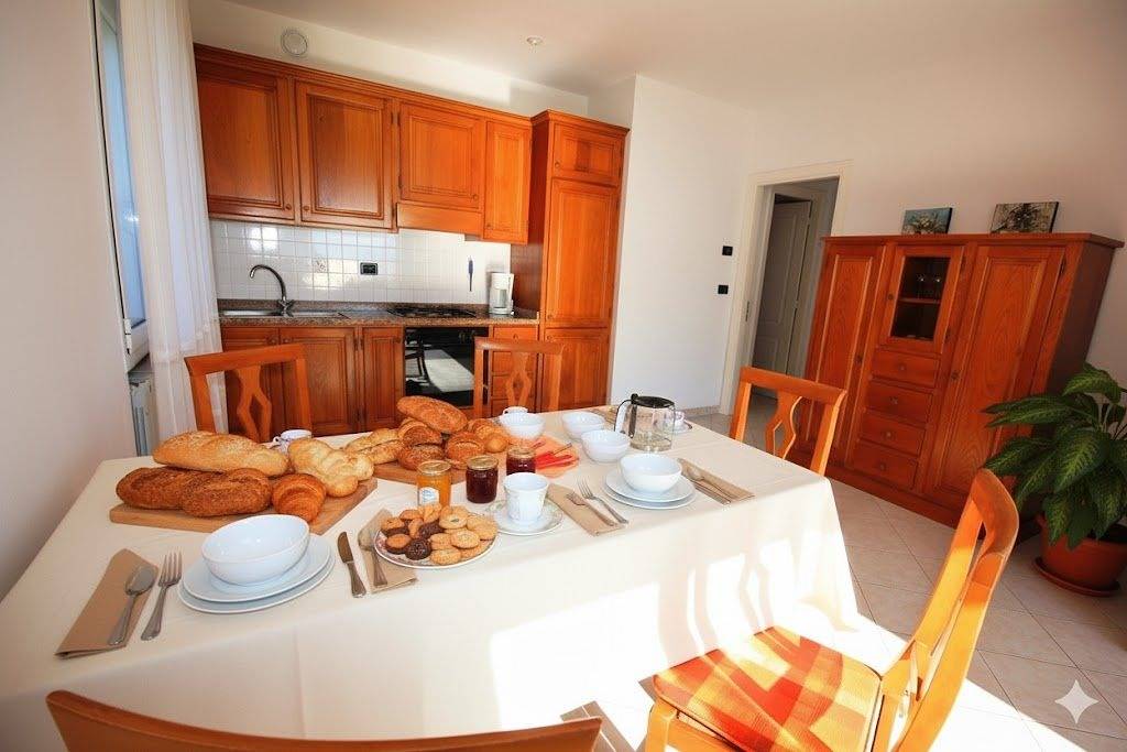 Ganze Wohnung, Wohnung mit Meerblick und Garten | V31 in Poggi (Imperia), Imperia