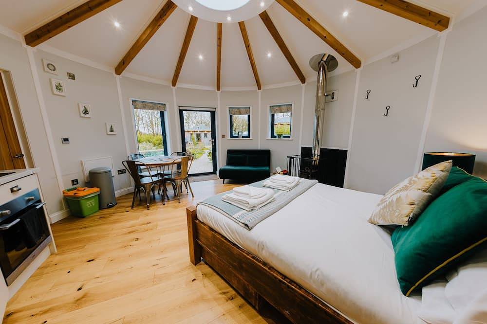 Log Cabin for 4 People in Cornwall, South West England