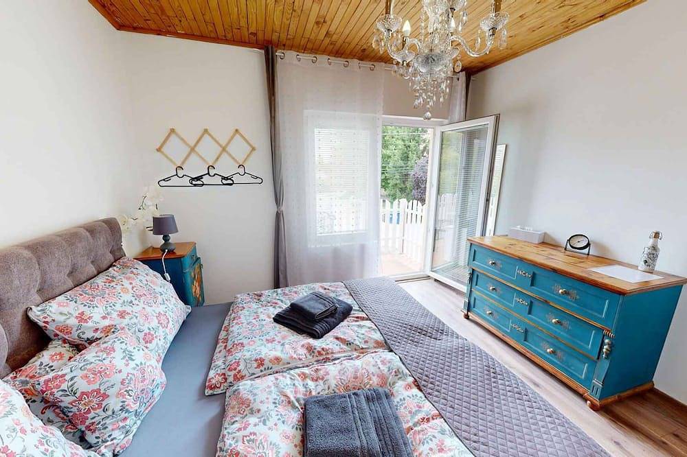 Ganze Wohnung, Ferienwohnung mit Sauna, Pool, Whirlpool und Badefass in Balatonszabadi, Siófok und Umgebung