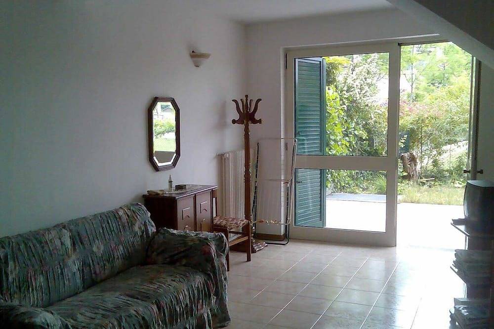 Appartamento intero, Casa/Villetta con ingresso indipendente e giardino privato in Igea Marina, Bellaria-Igea Marina (Italia)