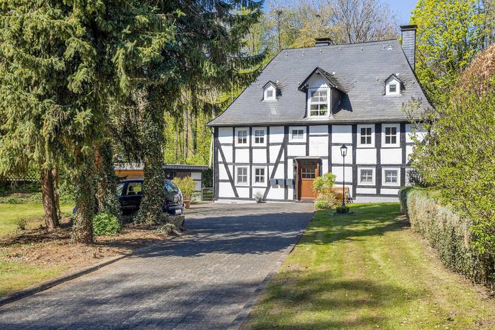 Hel studio-lejlighed, Apartment Kleine Auszeit with Mountain View in Historic Forester’s House in Olsberg, Hochsauerlandkreis