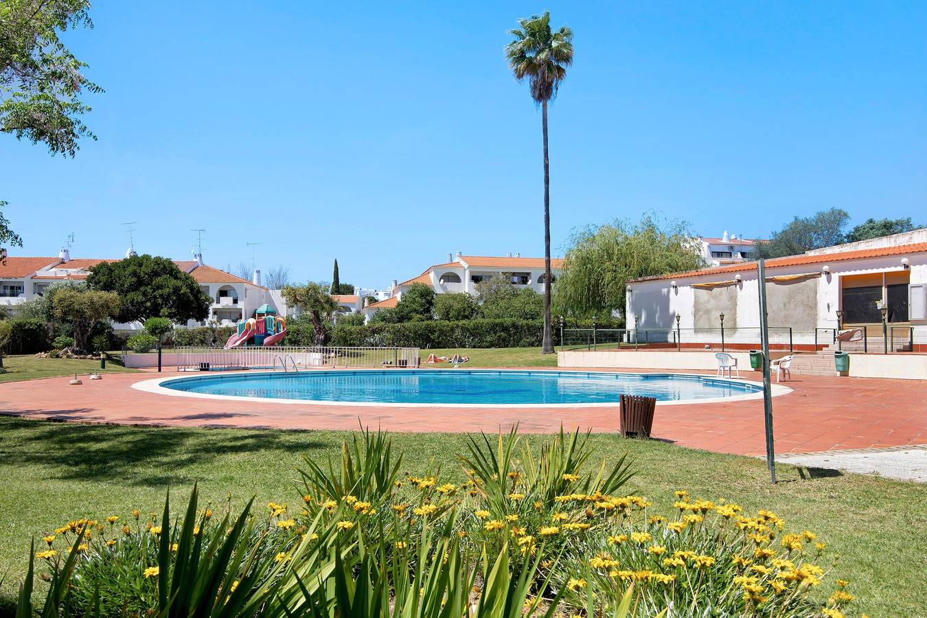 Ganze Wohnung, Ferienwohnung 'Max Tropical' in Meeresnähe mit Gemeinschaftspool & Wlan in Albufeira, Faro Distrikt
