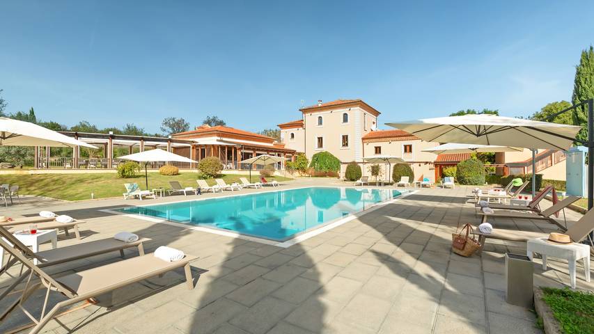 Casa vacanza per 20 persone, con Idromassaggio e Terrazza nonché Giardino e Sauna in Provincia di Frosinone