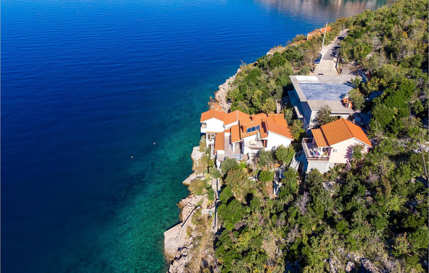 Ganze Ferienwohnung, Urlaub am Meer: Modernes Apartment mit Terrasse und Meerblick in Jablanac, Kvarner Festland