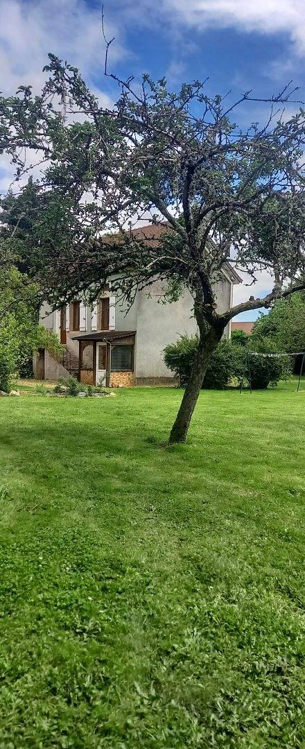 Gîte pour 4 personnes, avec terrasse et jardin