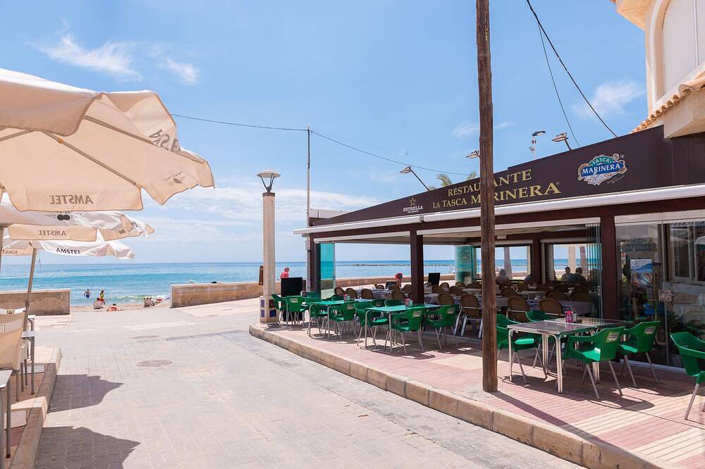 Entire apartment, Beautiful apartment in front of the beach in Playa Carrer La Mar, el Campello