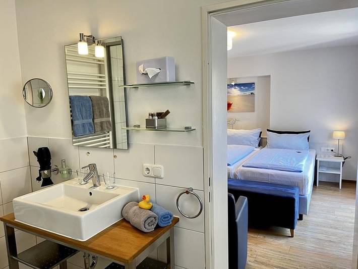 Ganze Ferienwohnung, Komfort Doppelzimmer mit Terrasse in St. Peter-Bad, St. Peter-Ording