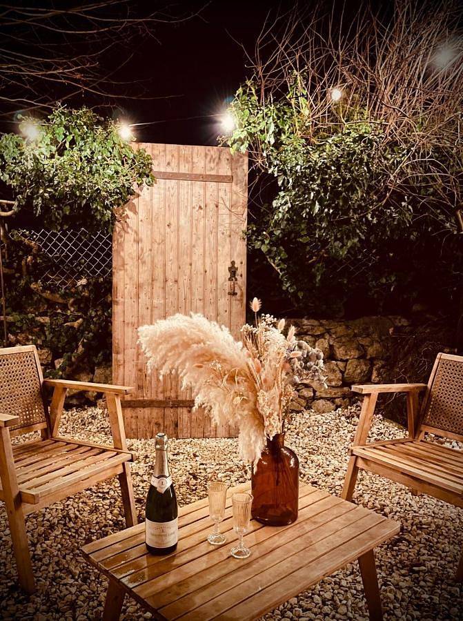 Location de vacances pour 4 personnes, avec vue et jardin à Montaigu-le-Blin - 2