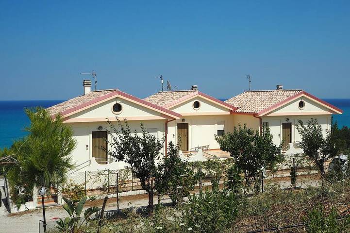 Ferienhaus für 4 Personen, mit Whirlpool und Garten sowie Balkon