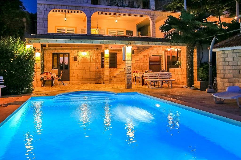 Ganze Wohnung, 4 Bedroom Apartment With Pool in Trpanj, Peljesac