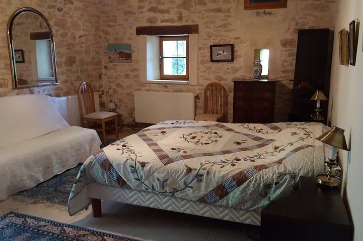 Gîte pour 5 personnes, avec Balcon ainsi que Jardin et Piscine à Vénéjan - 2