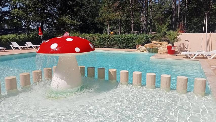 Camping pour 2 personnes, avec Terrasse et Piscine