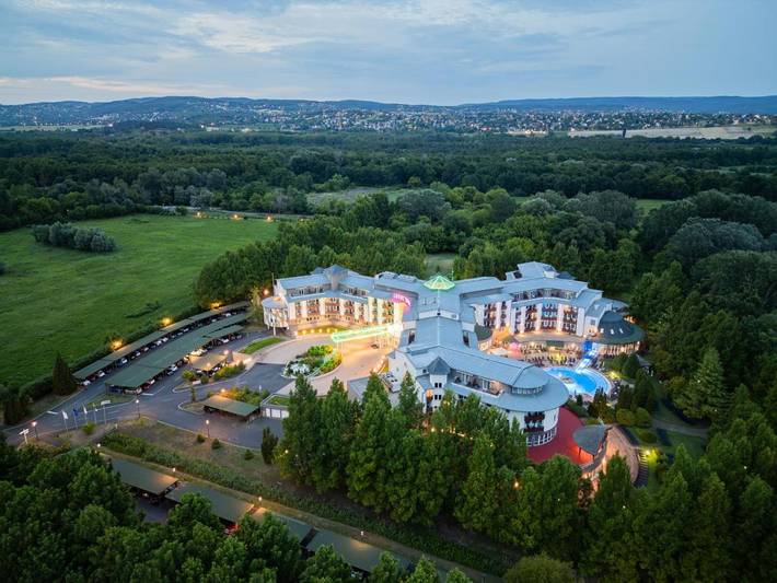 Hotel dla 4 osób, z widok i sauna oraz basen i ogród w Hévíz