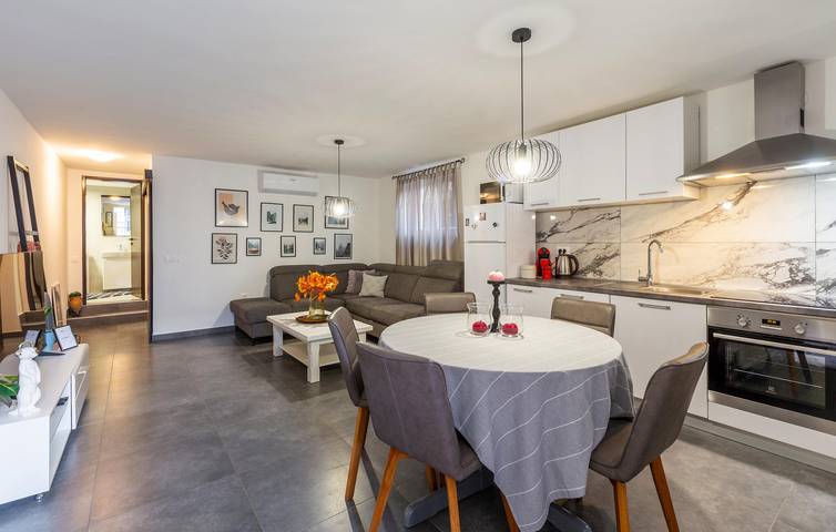 Ferienwohnung für 4 Personen, mit Terrasse, mit Haustier in Novigrad - 2