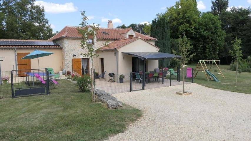 Location de vacances pour 6 personnes, avec Terrasse et Jardin à Saint-Amand-de-Vergt - 2
