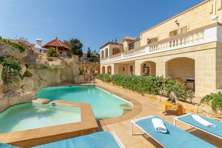 Vacation rental for 5 people, with terrace and pool in Malta