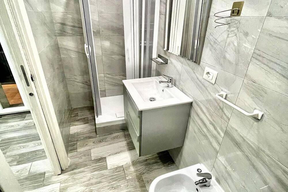 B&B 1km from airport 3km from downtown 3k from central station 5km port in Casavatore, Province de Naples