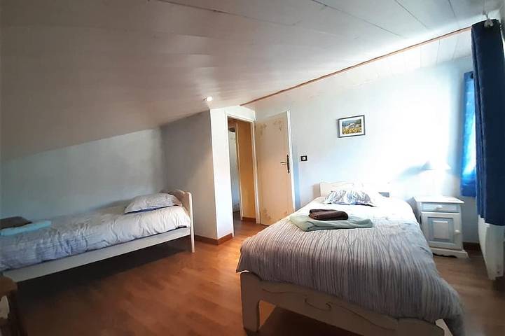 Gîte pour 6 personnes, avec piscine ainsi que jardin et terrasse à Redortiers - 4