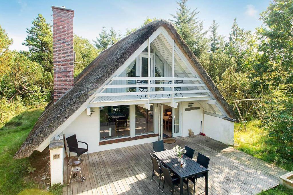 Urlaub mit Kind & Hund in Houstrup - Familienfreundliches Ferienhaus mit Reetdach nahe dem Meer  in Nørre Nebel, Varde