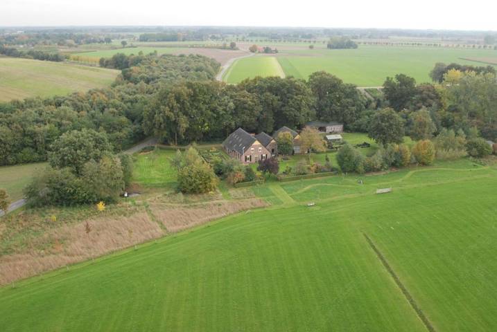 B&b voor 2 personen, with Terras and Tuin as well as Uitzicht in Bronckhorst