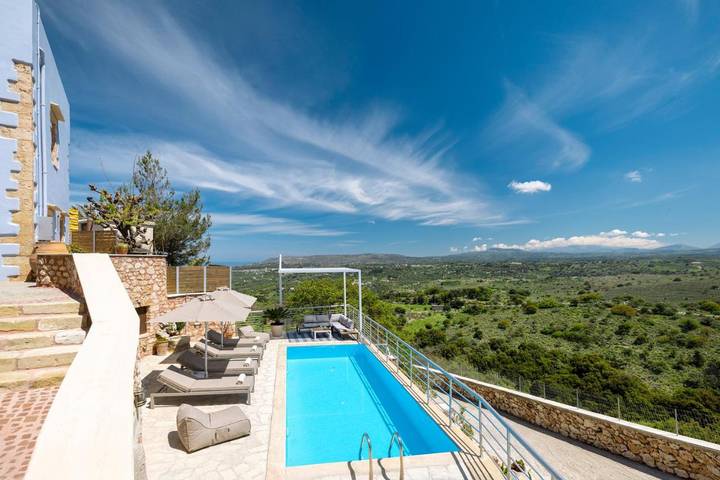 Ferienhaus für 12 Personen, mit Garten und Pool sowie Ausblick