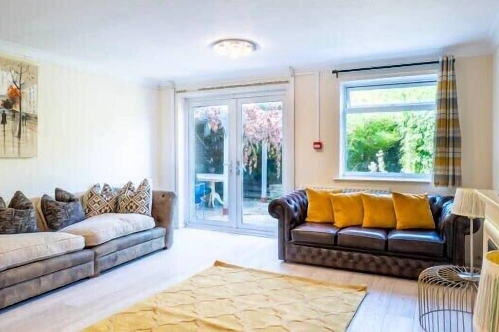 Elegent Devon Retreat in Luton in Luton, Chiltern Hills
