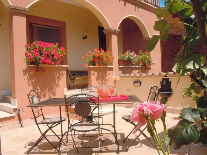 Chambre d’hôte pour 4 personnes, avec Terrasse ainsi que Jardin et Vue dans La Massimina-Casal Lumbroso