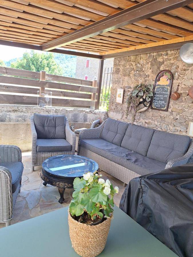 Location de vacances pour 2 personnes, avec piscine ainsi que vue et jardin à Générargues - 2