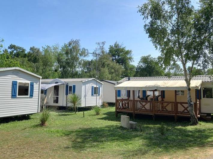 Mobil home pour 8 personnes, avec piscine et terrasse, animaux acceptés