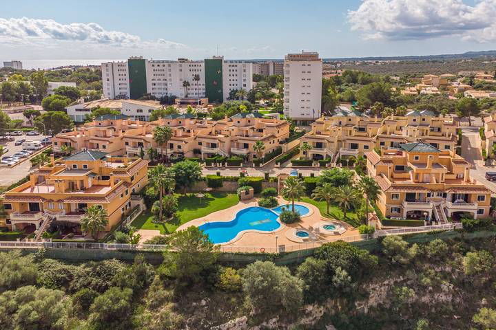 Ferienwohnung für 4 Personen, mit Balkon und Whirlpool in Calas de Mallorca - 2
