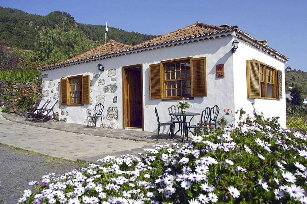 Casa Puente Roto, en el sureste de La Palma, vistas panorámica y tranquilidad. in Villa de Mazo, La Palma Sur