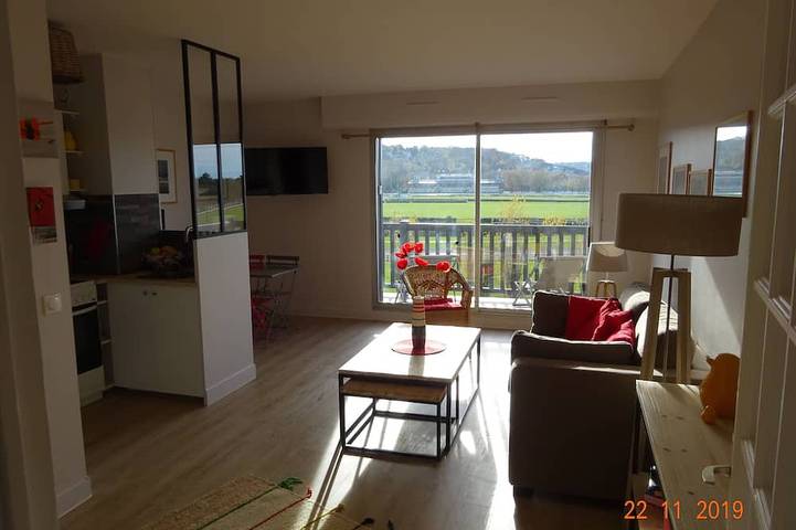 Gîte pour 2 personnes, avec terrasse, animaux acceptés dans Hippodrome de Deauville La Touques - 4