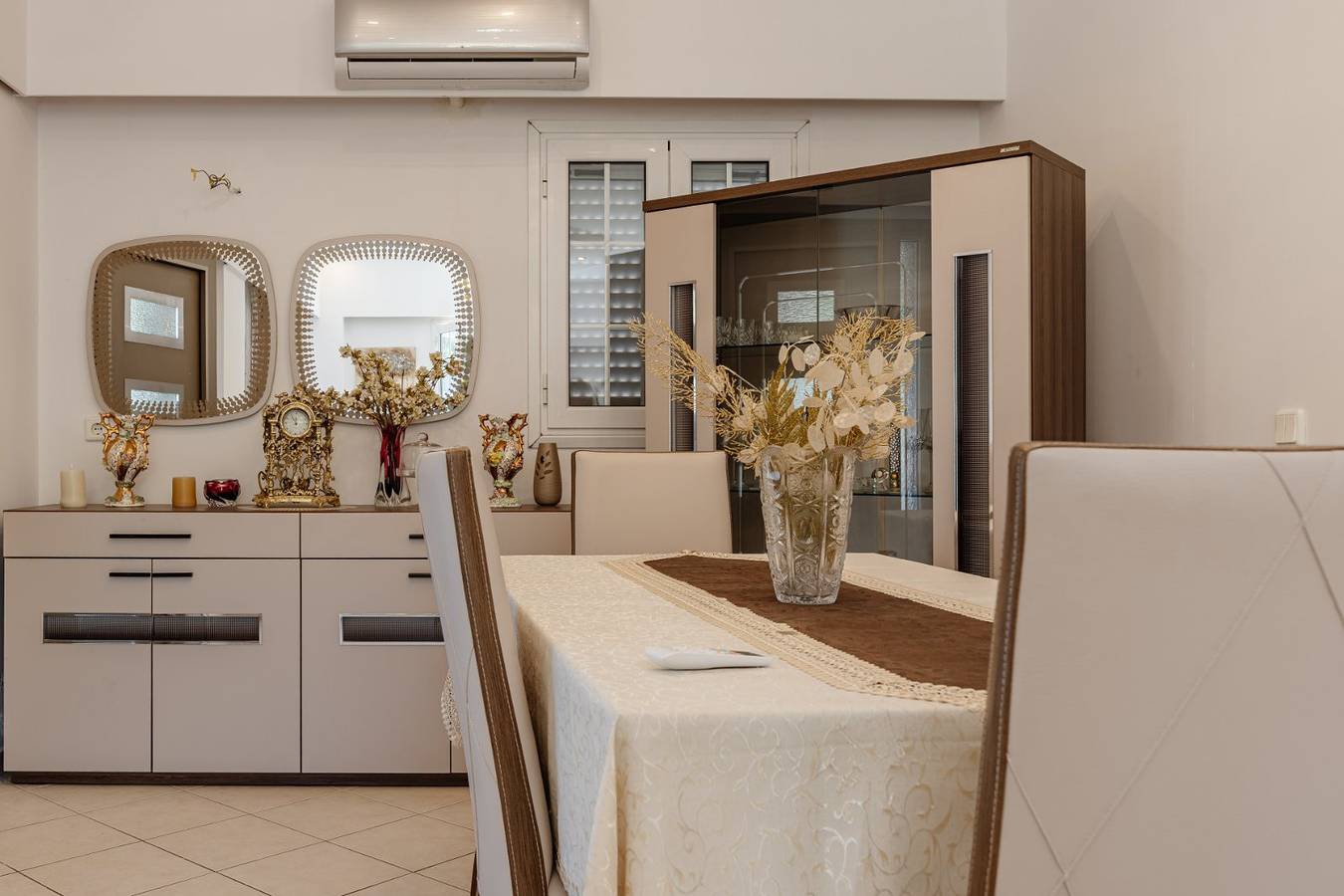 Appartamento intero, Appartamento 'Eleni's Ground Floor' con balcone, Wi-Fi e aria condizionata in Alykanas, Alykes