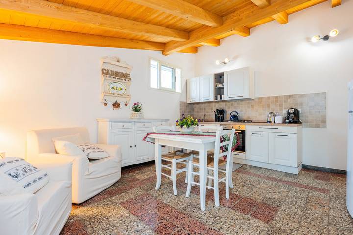 Ferienhaus "Domina" mit Privatem Garten in Santa Margherita di Pula, Pula und Umgebung